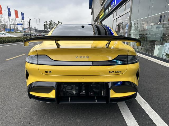 【AIC-MAR23】Xiaomi SU7 Ultra 2025 Standard Edition | Chinese Used Car Exporter