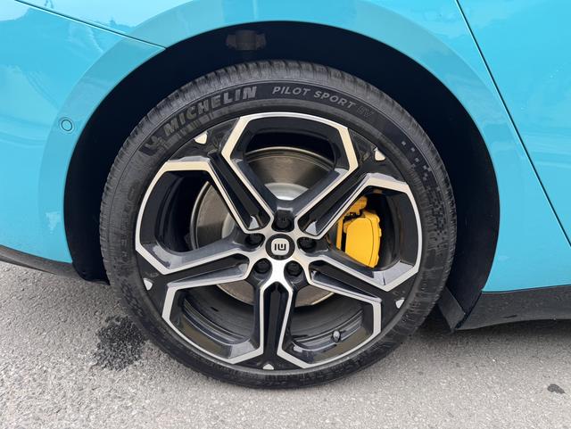 【AIC-MAR66】Xiaomi SU7 2024 Rear-Wheel Drive Standard Long-Range Edition | Chinese Used Car Exporter