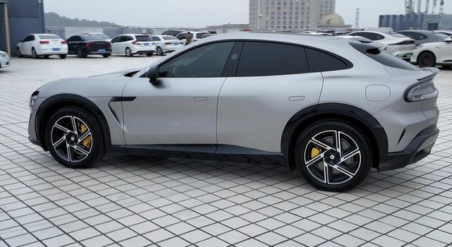 【AIC-MAR95】Xiaomi YU7 2025 Model – Long Battery Life Rear-Wheel Drive Edition | Chinese Used Car Exporter