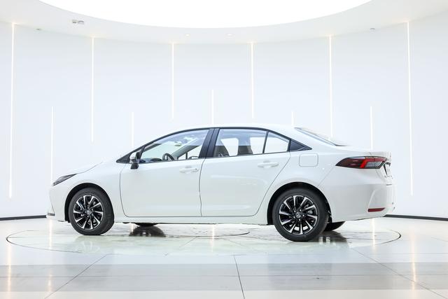 【AIC-MAR01】Toyota 2026 Corolla Intelligent Hybrid 1.8L E-CVT Elite Edition| Chinese Used Car Exporter