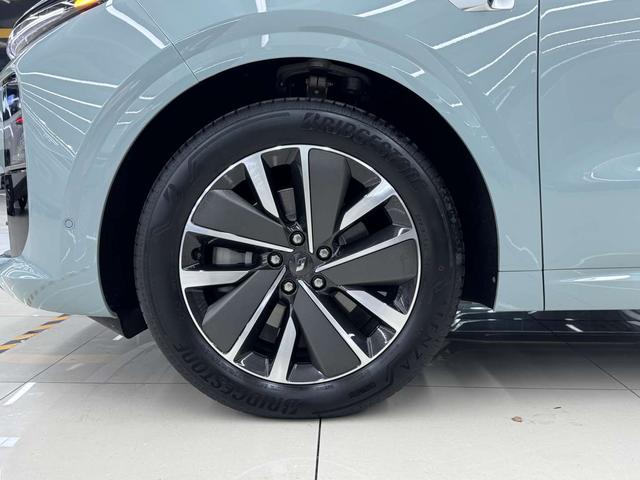 【AIC-APR166】2025 Li Auto L6 Max Smart Facelift Edition| Eksportir Mobil Bekas Cina