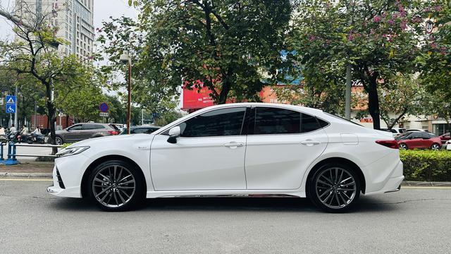 【AIC-APR117】2024 Toyota Camry Hybrid 2.5HXS Sport Plus Edition| Chinese Used Car Exporter