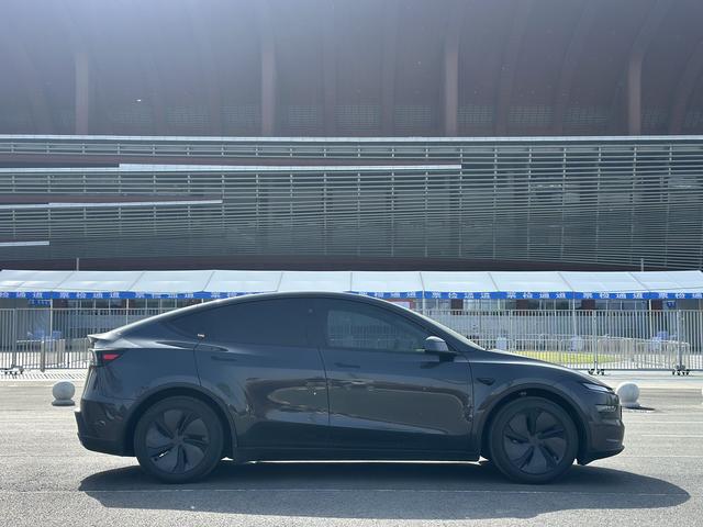 【AIC-MAY67】Tesla Model Y 2025 Версия с задним приводом| Китайский экспортер подержанных автомобилей