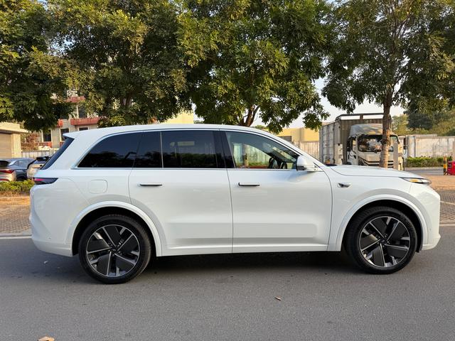 【AIC-APR203】Li Auto L7 2025 Ultra Smart Upgrade Edition | Chinese Used Car Exporter