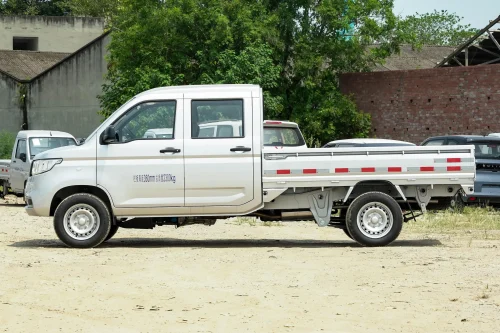 Versão básica de cabine dupla estendida Wuling Rongguang Xinka 1.5L | Exportação de veículos novos – sem período de espera de 180 dias - photo 2
