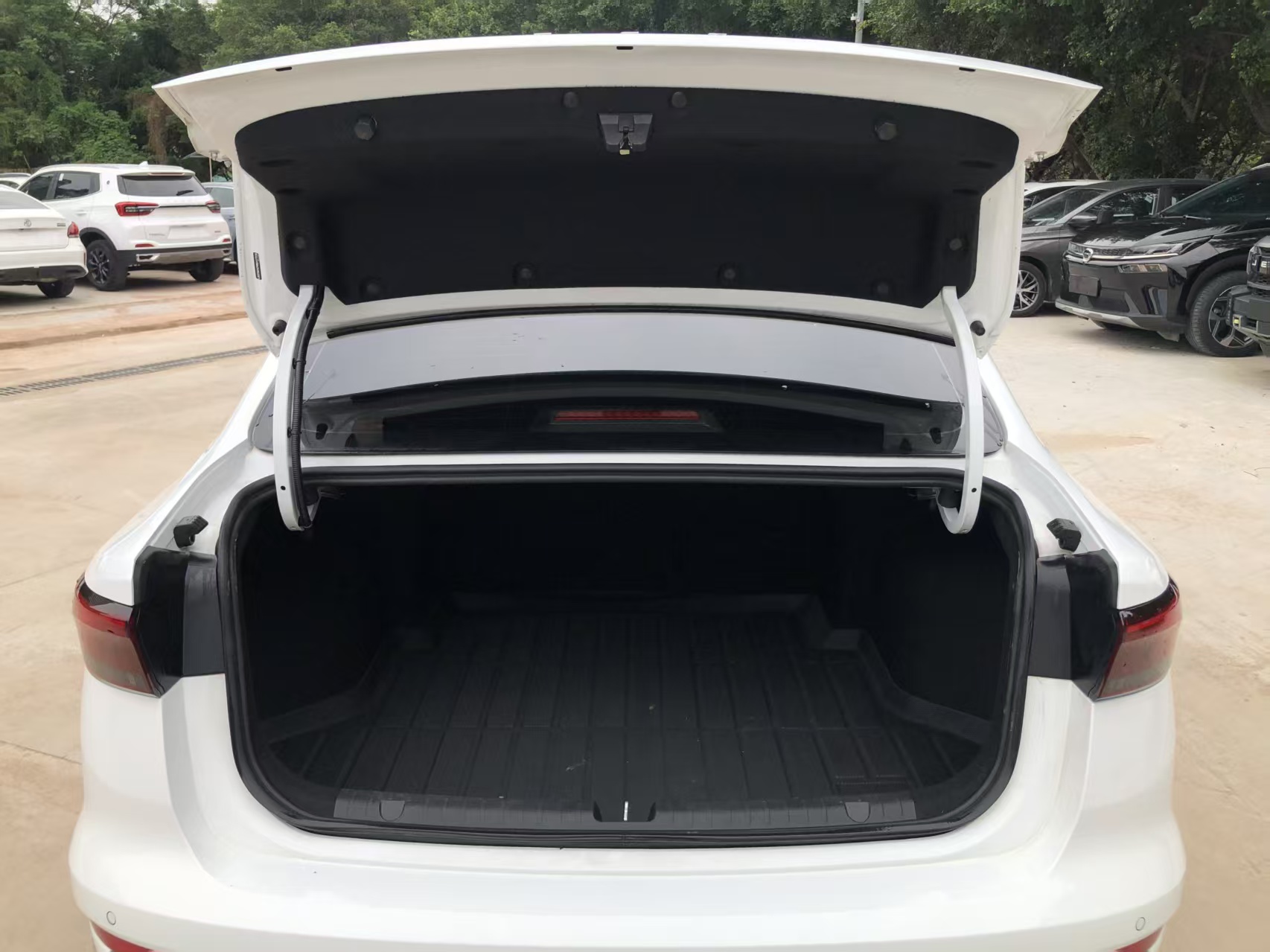 Geely Emgrand 2025 4th Generation 1.5L CVT Stellar Edition