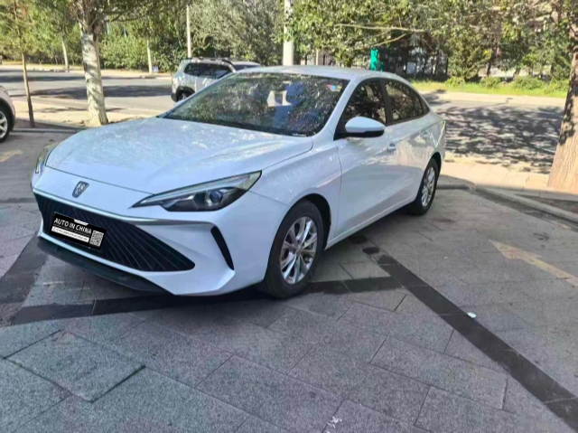 i5 2023 1.5L Manual Confort Sedán